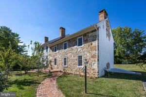 featured image of 609 W Lincoln Hwy
