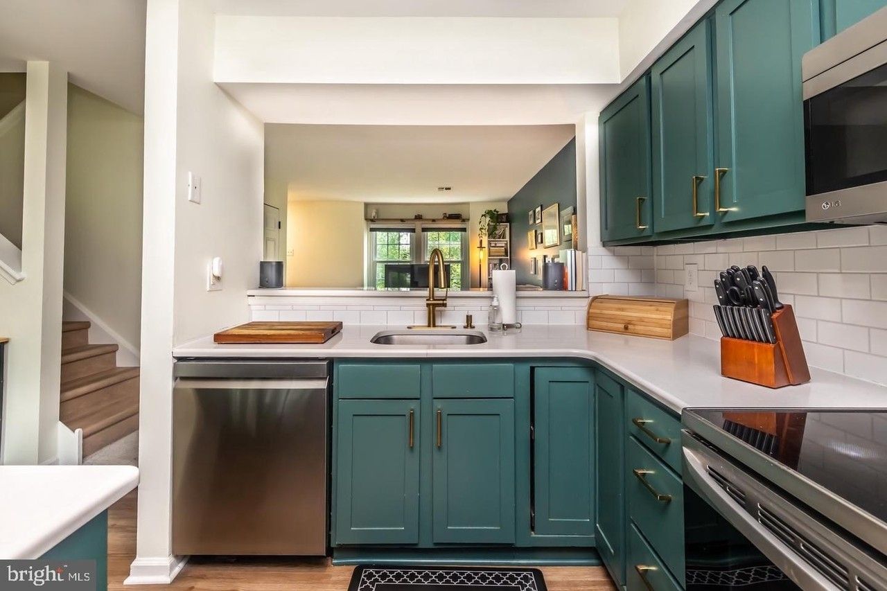 786 Bradford Ter - Photo 7 of 36