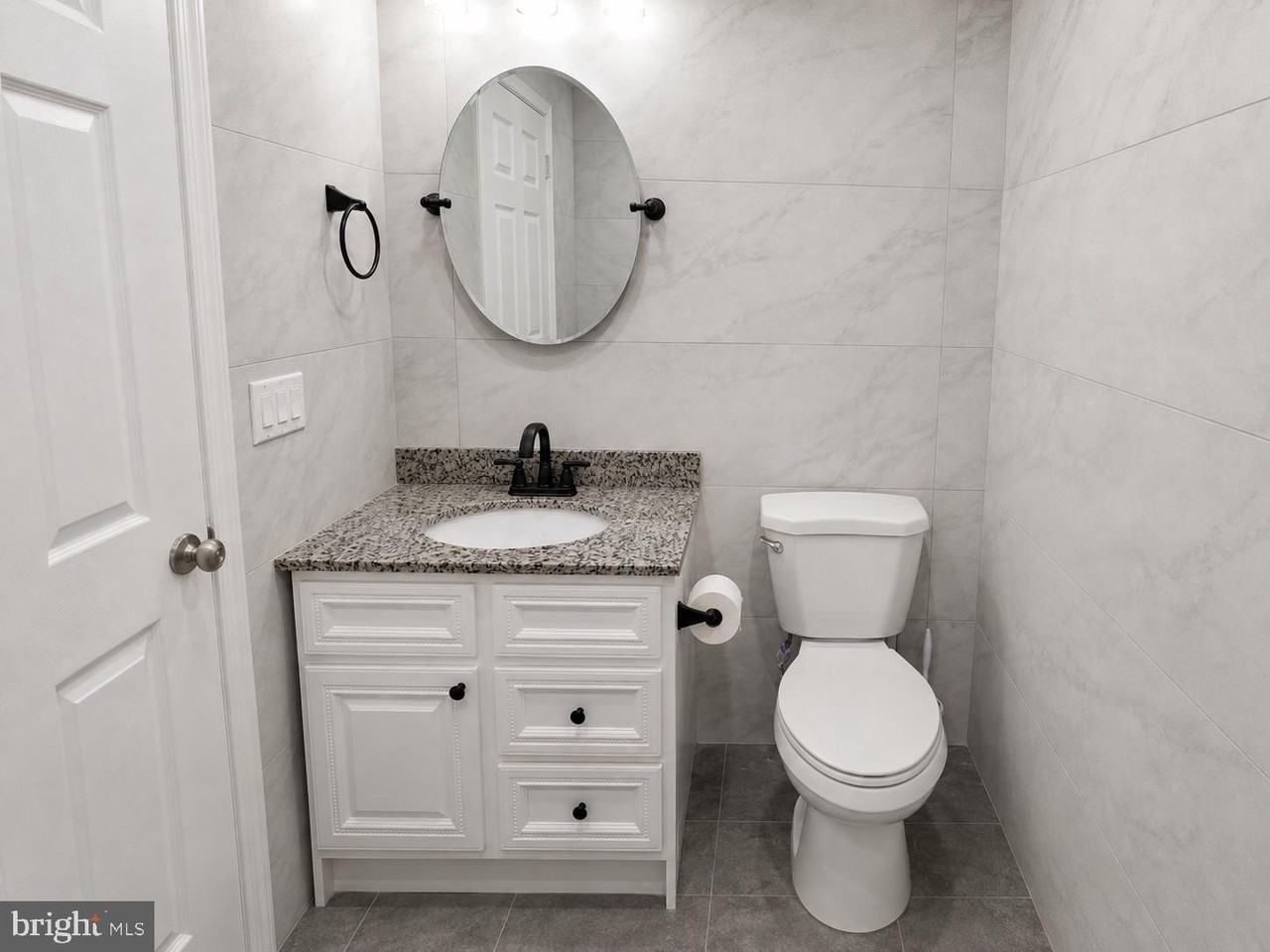 427 W Girard Ave #3 - Photo 2 of 9