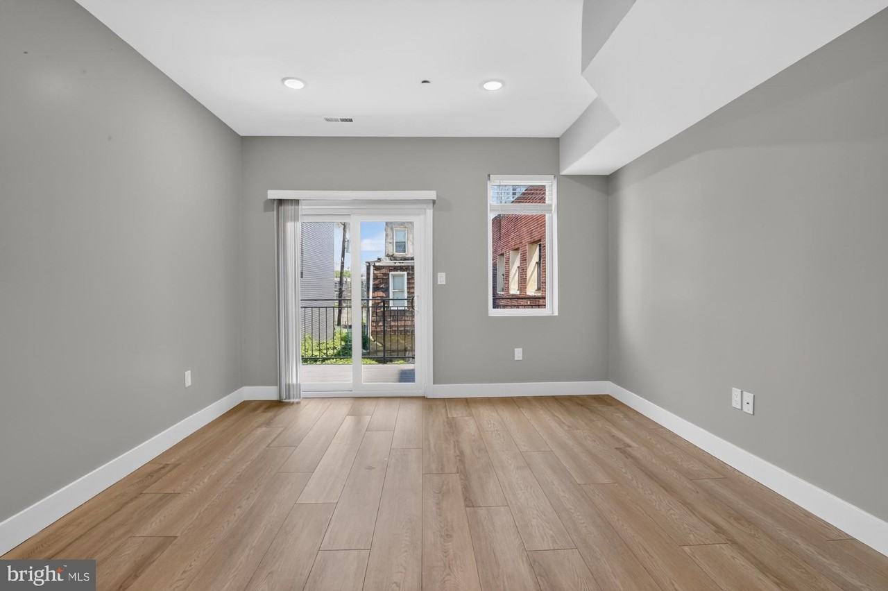 1843 E Hazzard St #2 - Photo 3 of 37