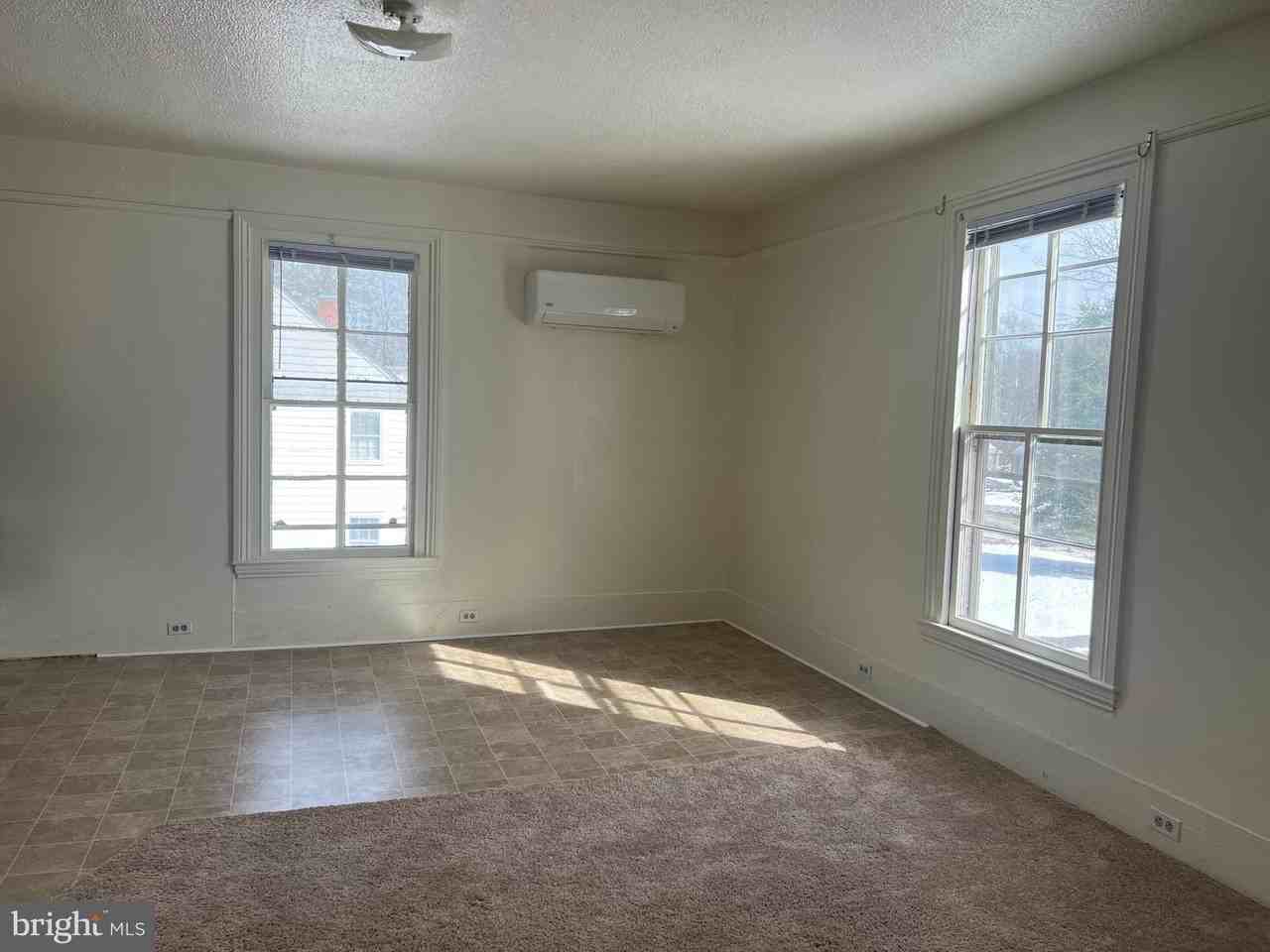 121 E Broaddus Ave #3 - Photo 3 of 6