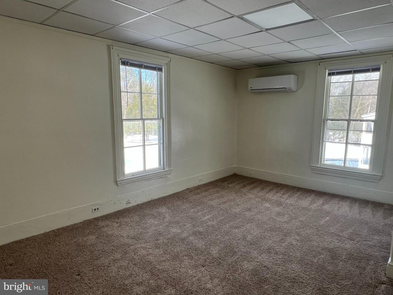 121 E Broaddus Ave #3 - Photo 5 of 6
