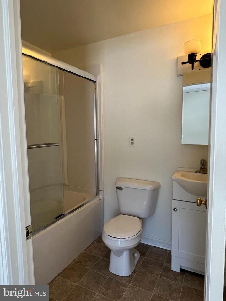 121 E Broaddus Ave #3 - Photo 6 of 6