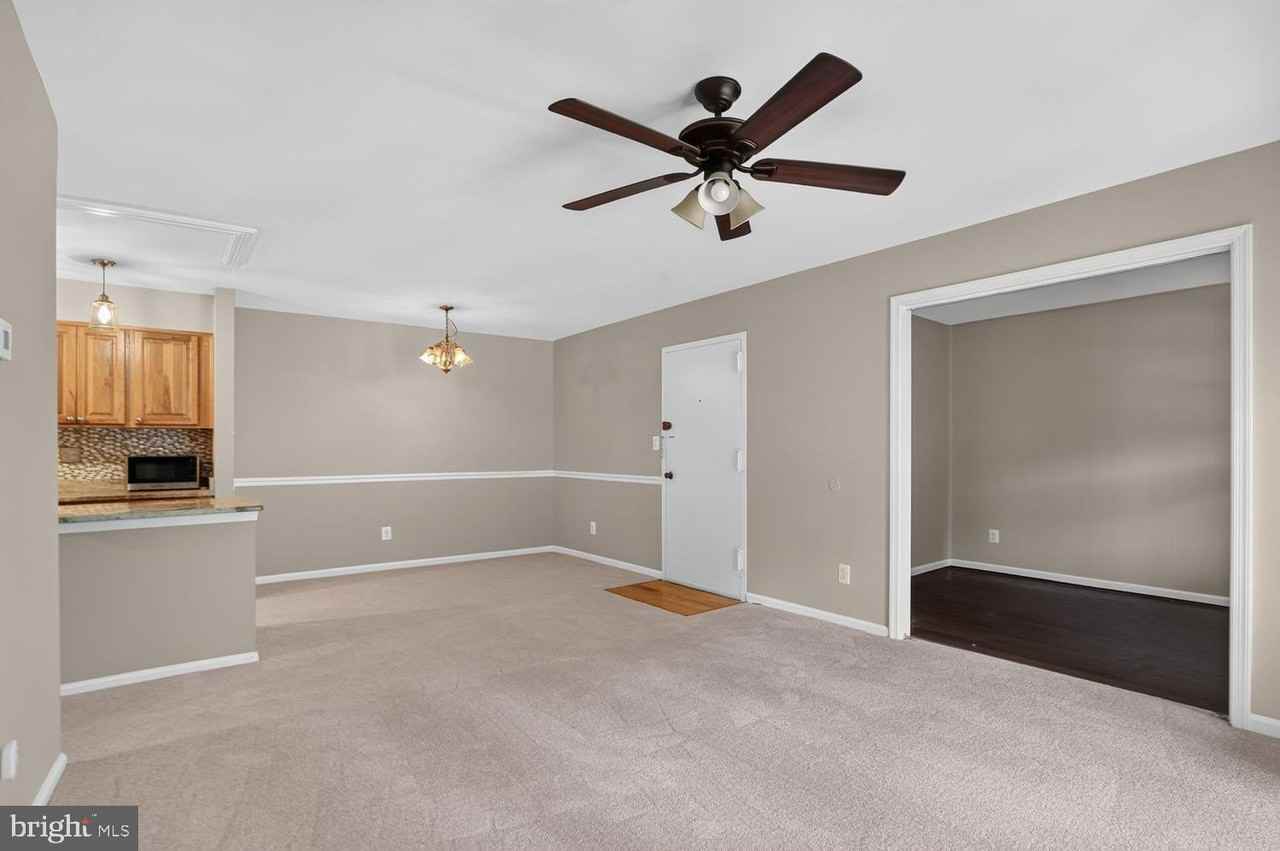 5905 Noblestown Rd Apt E #E - Photo 7 of 25