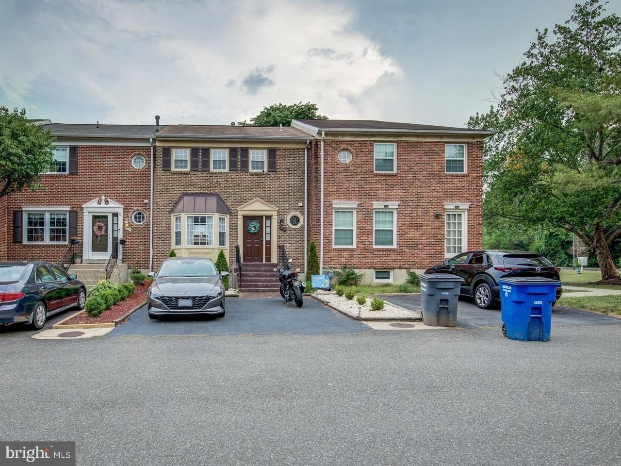 7112 Lake Cove Dr - Photo 2 of 45