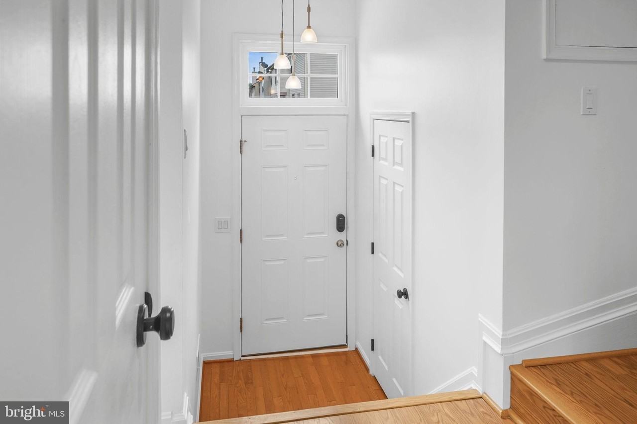 423 Mcdaniel Dr - Photo 3 of 42