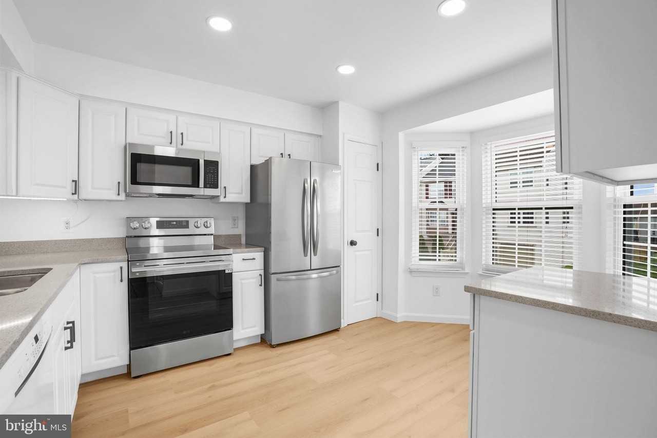 423 Mcdaniel Dr - Photo 5 of 42