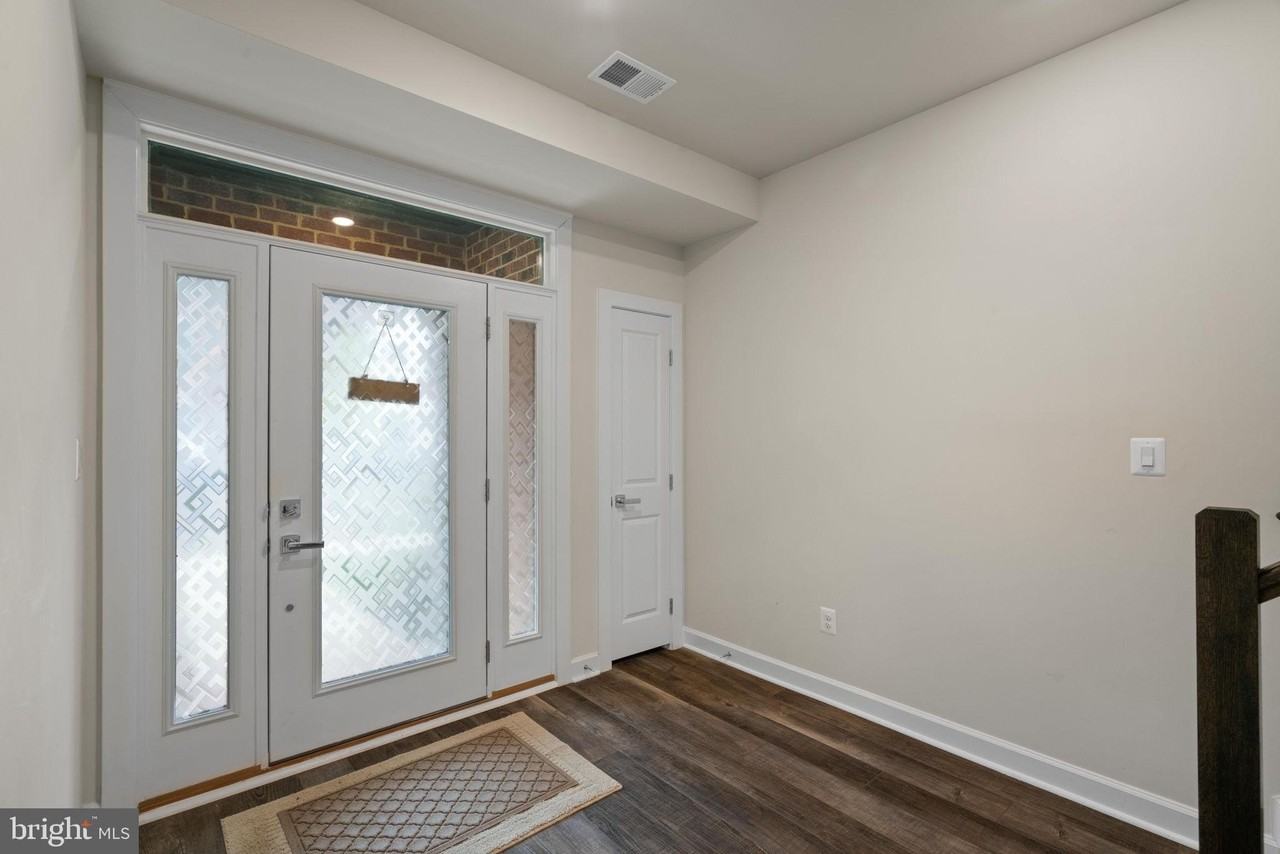43467 Grandmoore St - Photo 4 of 50