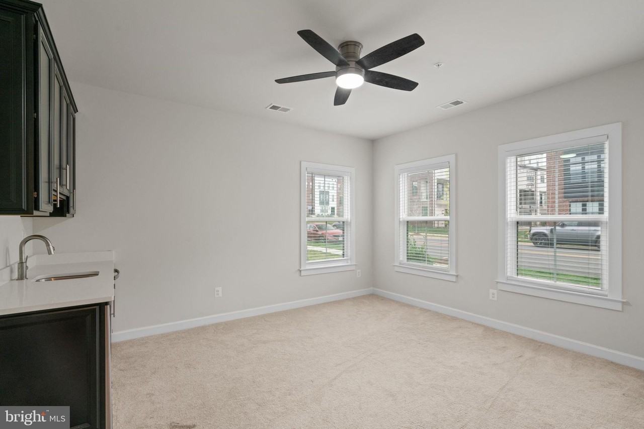 43467 Grandmoore St - Photo 6 of 50