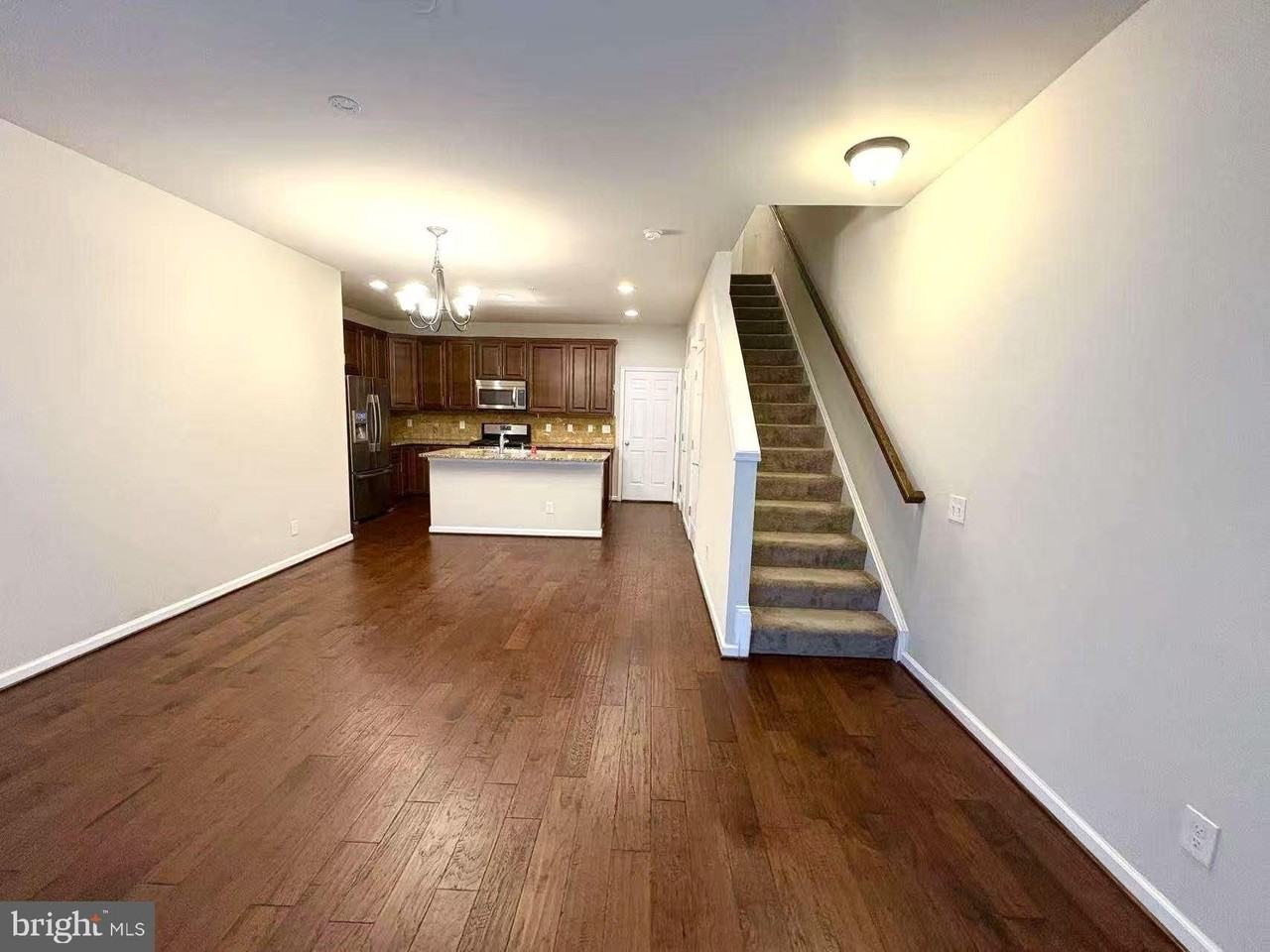 42797 Burrell Sq - Photo 4 of 18