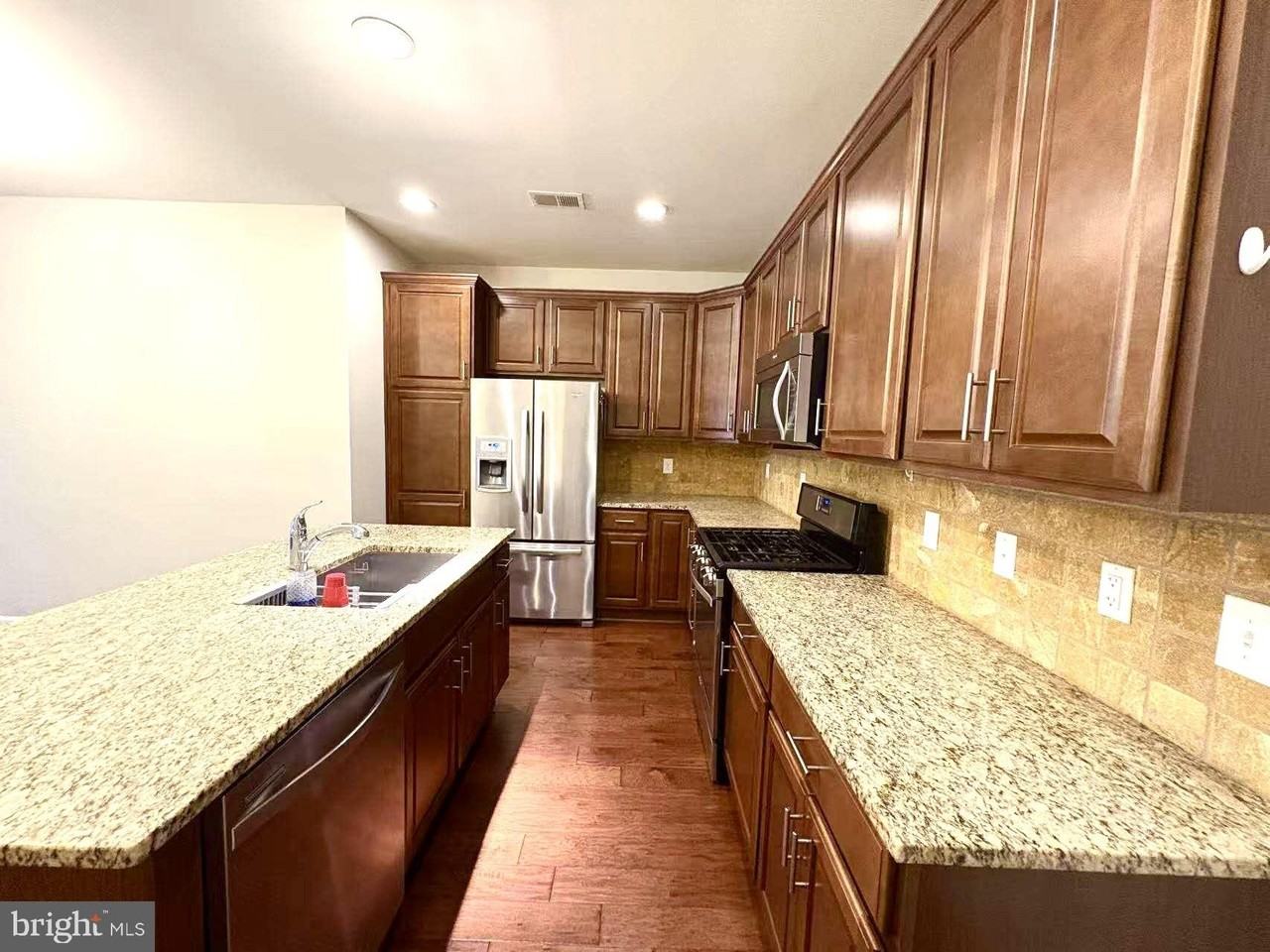 42797 Burrell Sq - Photo 5 of 18