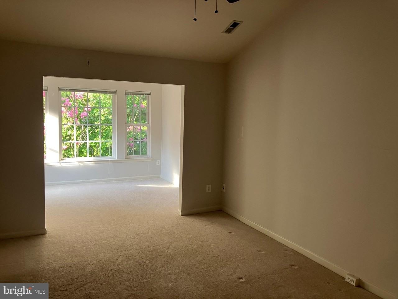 6357 Cullen Pl - Photo 4 of 8