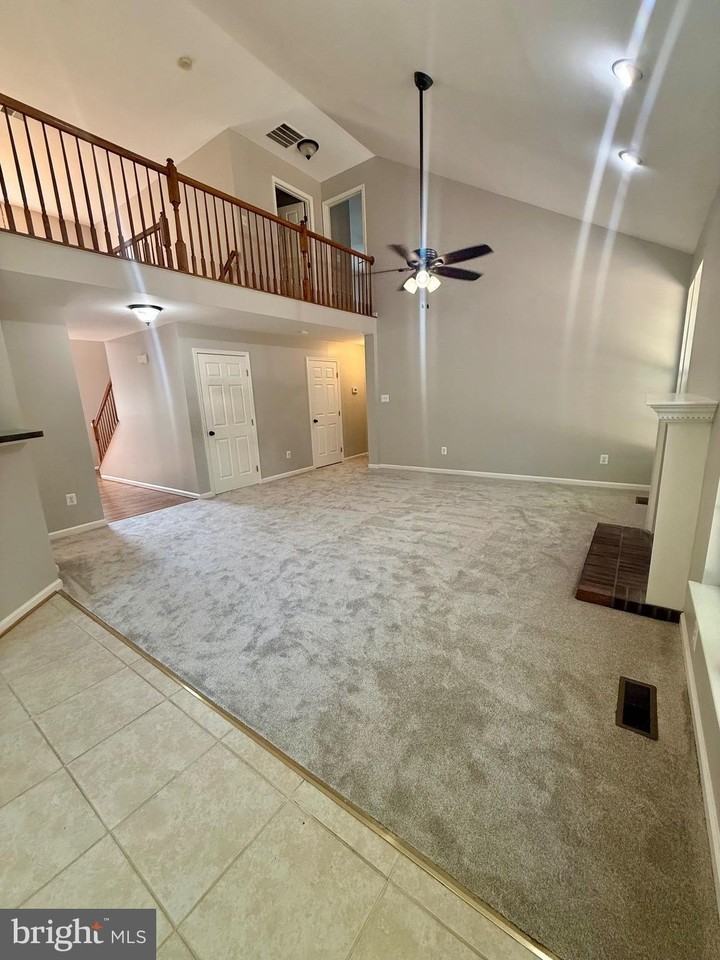3915 Carlyle Ct - Photo 4 of 45