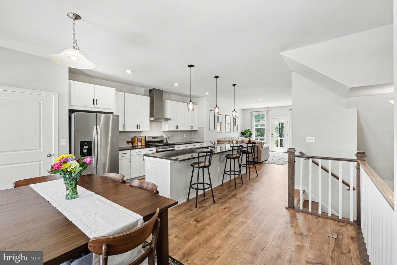 427 Snowberry Ln - Photo 6 of 27