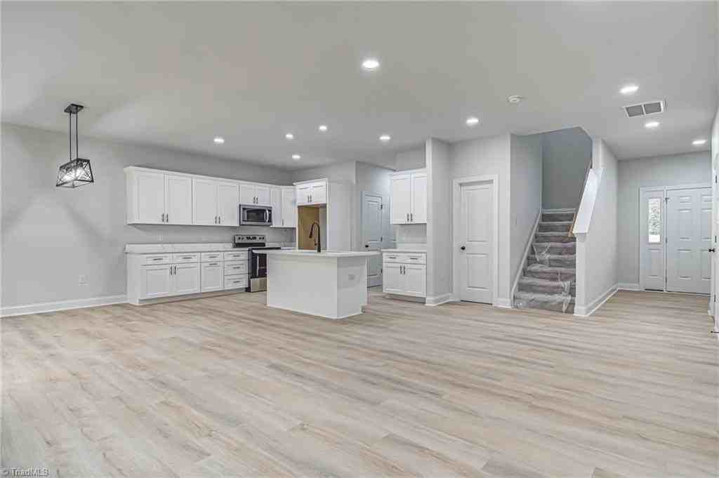 4721 Ridgefall Rd - Photo 3 of 27
