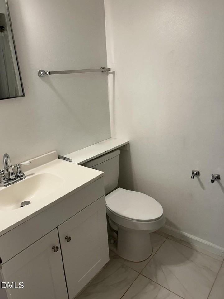 342 Ashley Forest Rd - Photo 6 of 11
