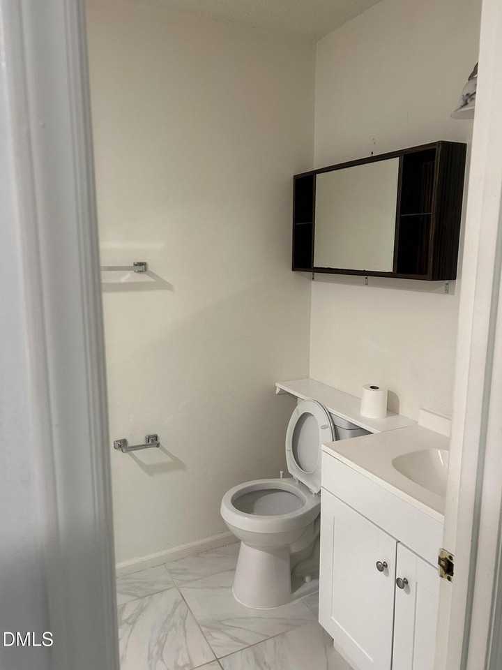 342 Ashley Forest Rd - Photo 7 of 11