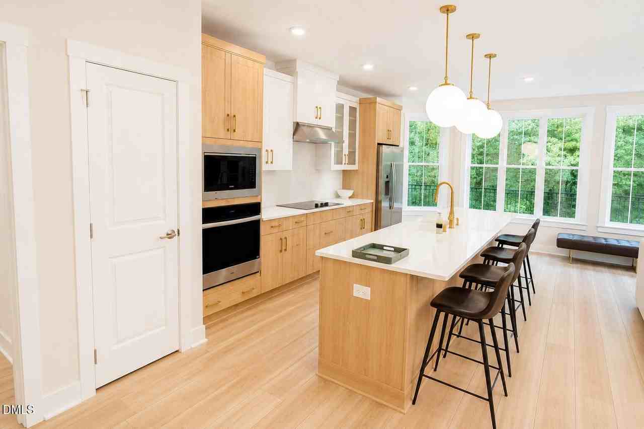 11548 Helmond Way #108 - Photo 3 of 24