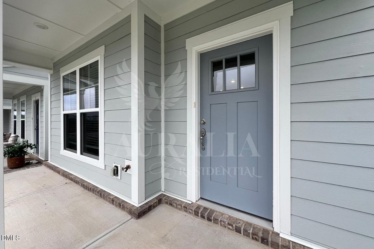 824 Silo Park Dr - Photo 3 of 41