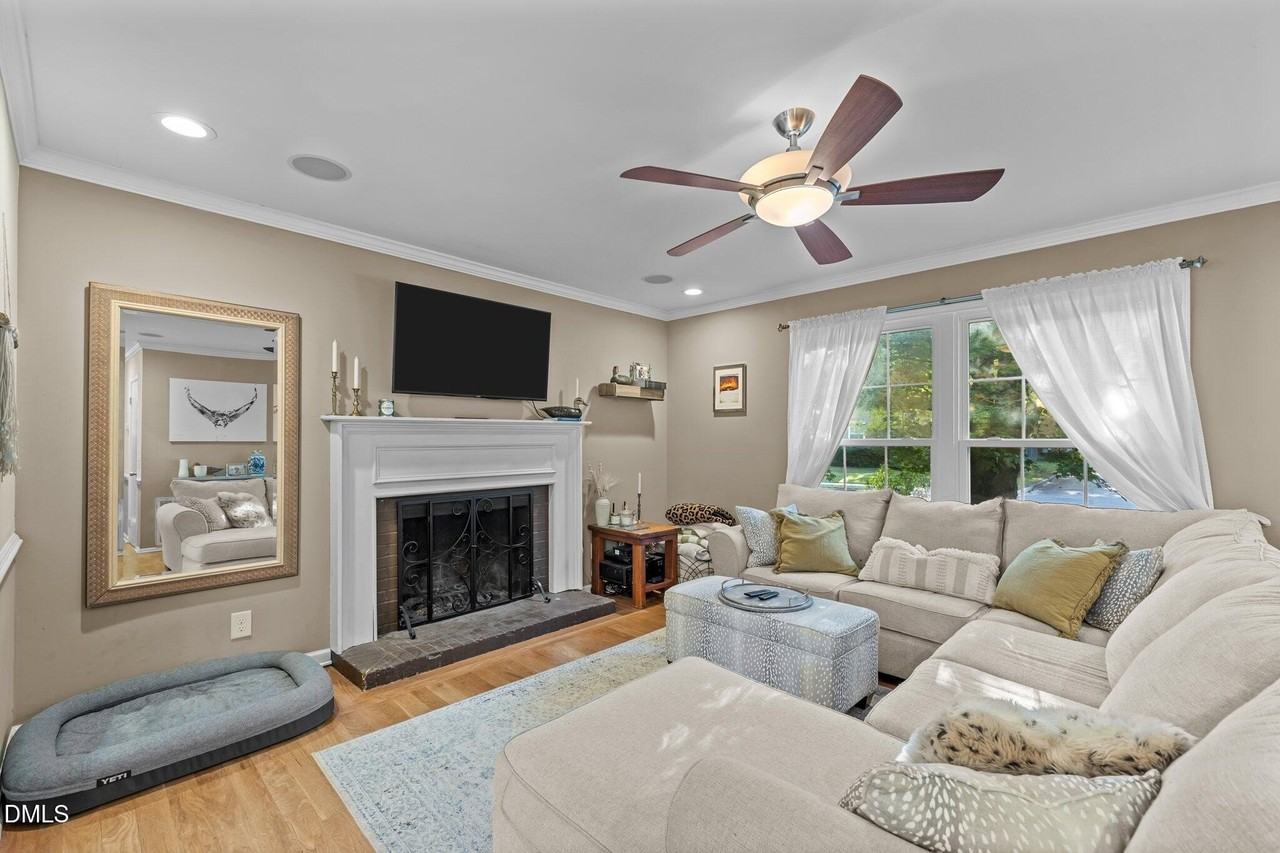 6109 Whittier Dr - Photo 5 of 50