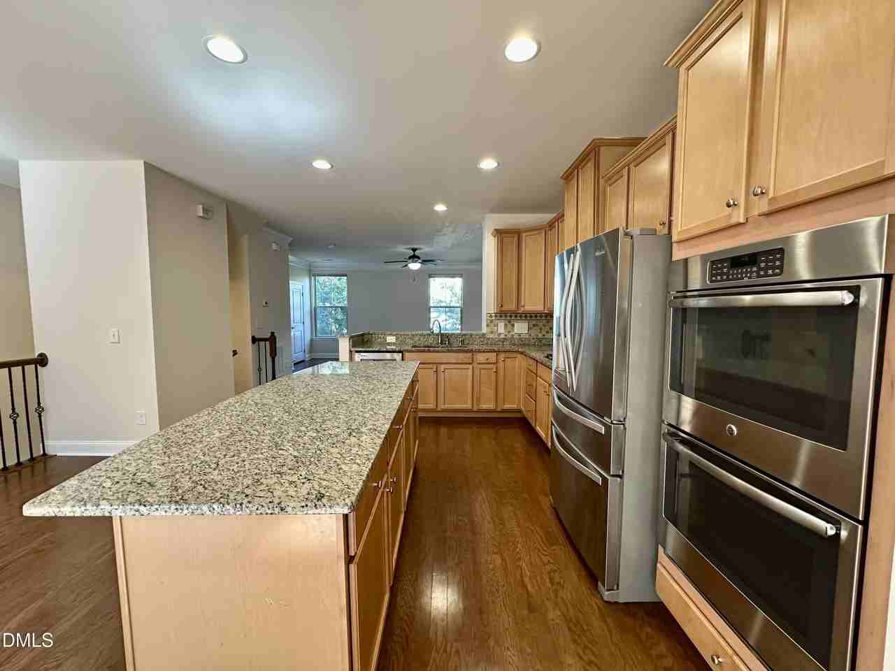 1004 Waymaker Ct - Photo 5 of 30