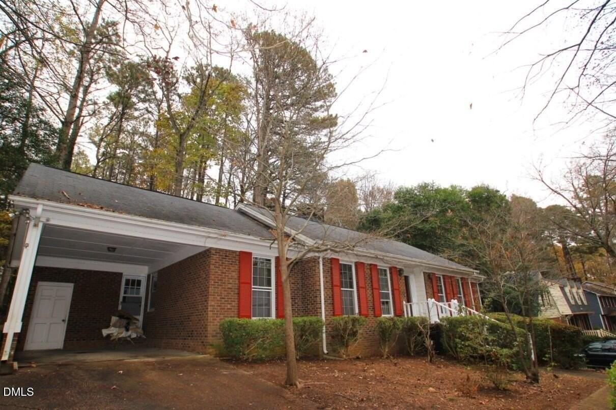 1406 Bloomingdale Dr - Photo 2 of 14