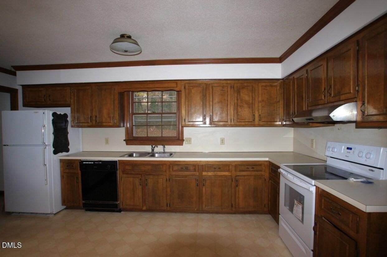 1406 Bloomingdale Dr - Photo 5 of 14