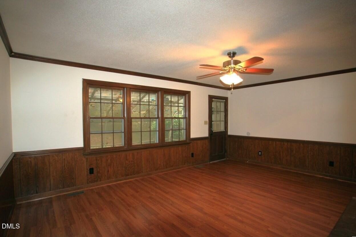 1406 Bloomingdale Dr - Photo 7 of 14