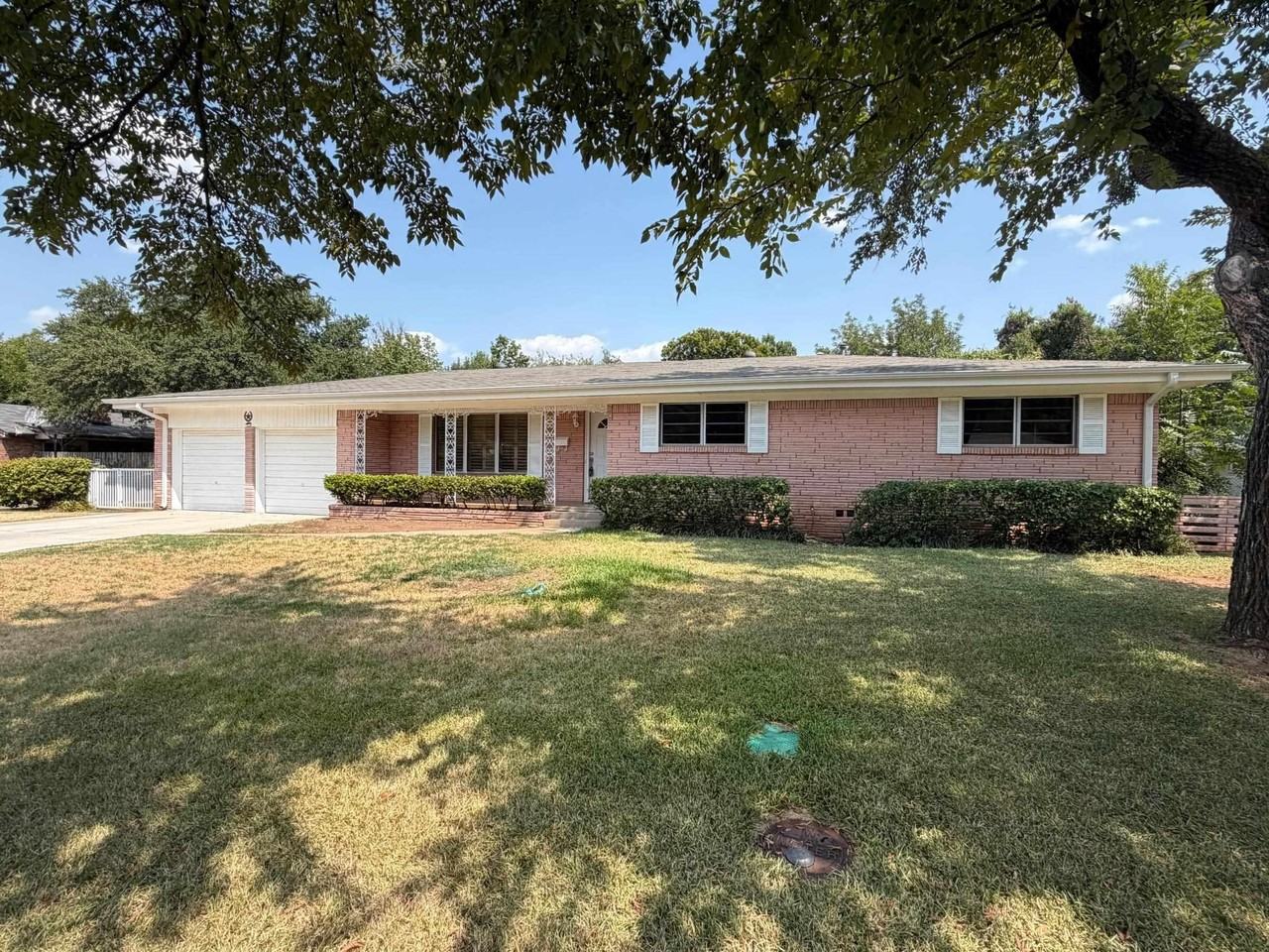 1547 Singleton Ave - Photo 3 of 21