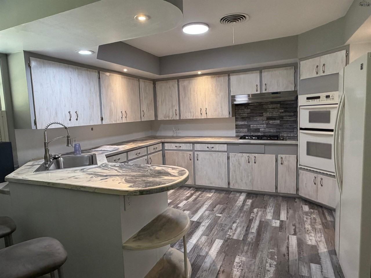 1547 Singleton Ave - Photo 6 of 21