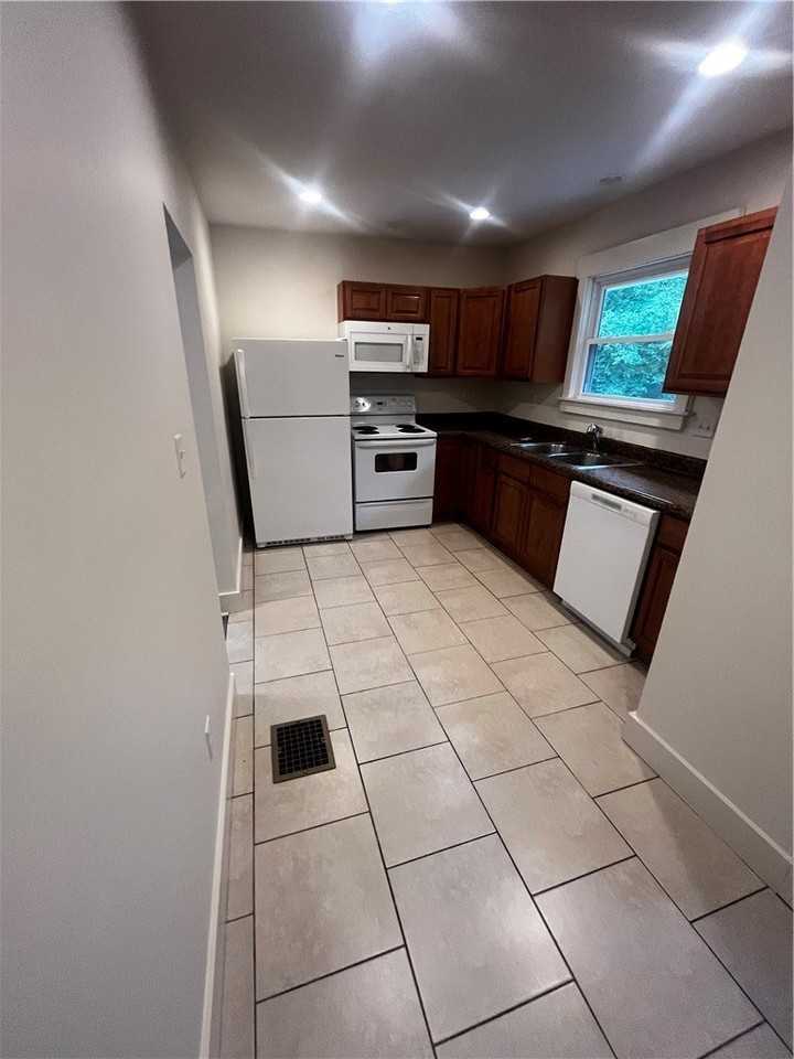 871 W Ingomar Rd - Photo 6 of 19