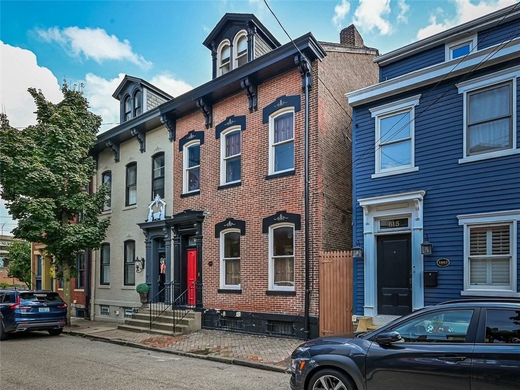 617 Avery St - Photo 2 of 28