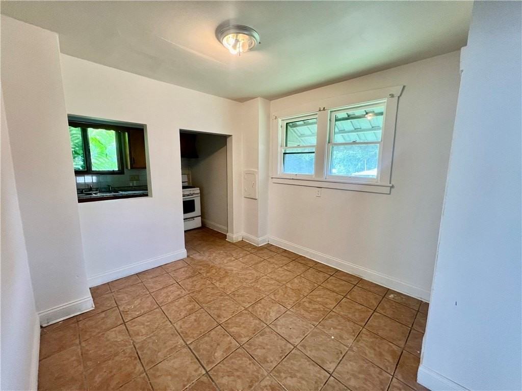 1115 Bond St - Photo 4 of 9