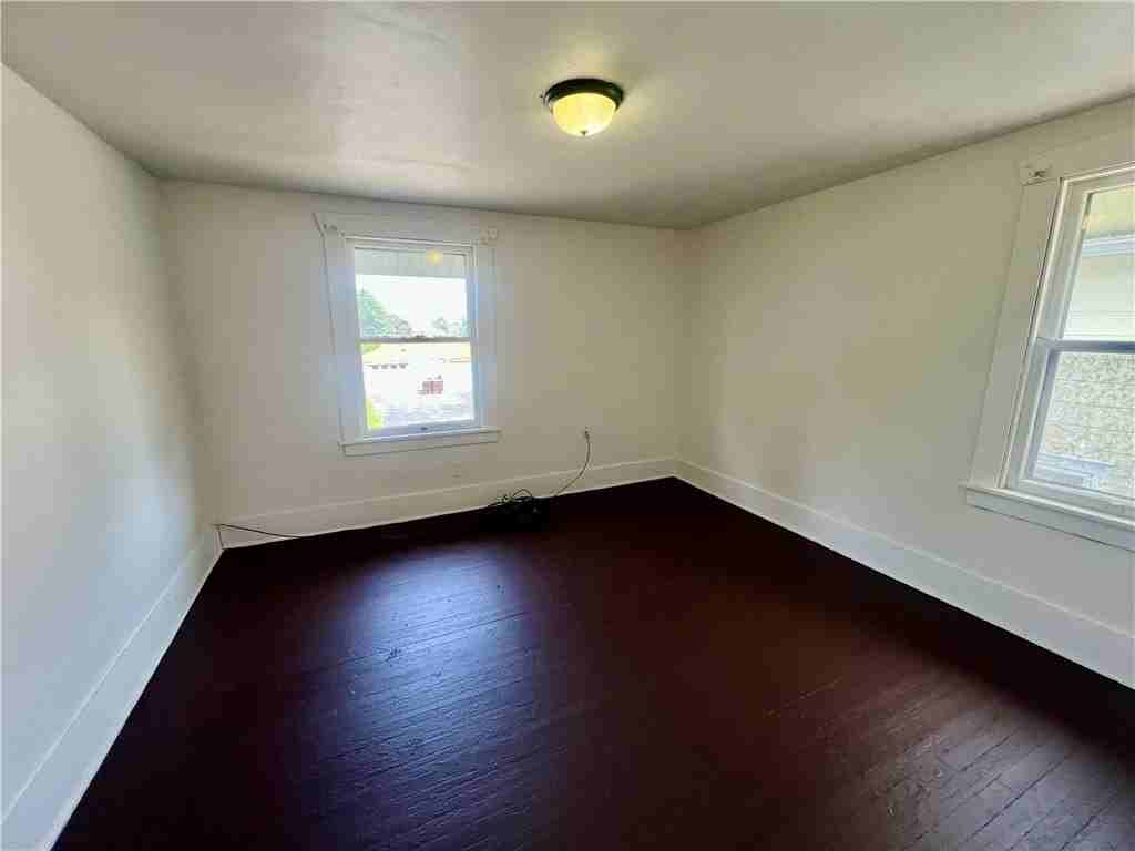 1115 Bond St - Photo 6 of 9