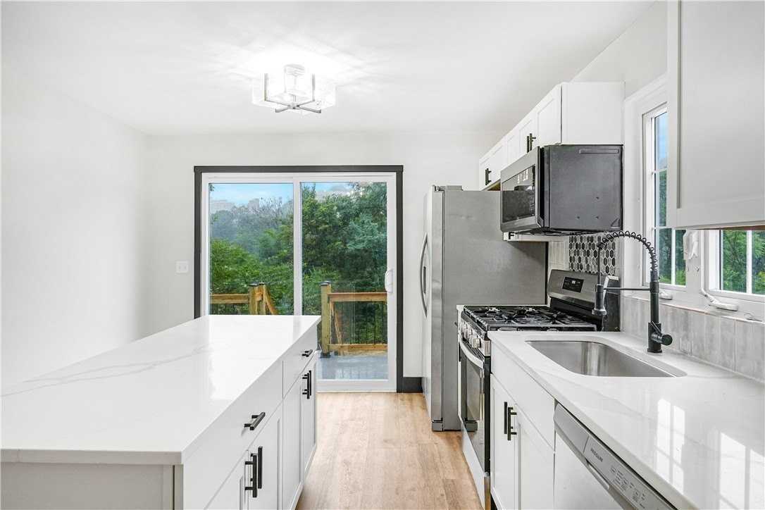 4706 Lorigan St - Photo 7 of 26
