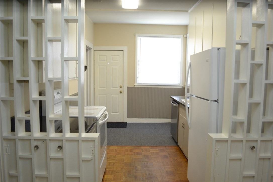 205 Broad St - Photo 3 of 21