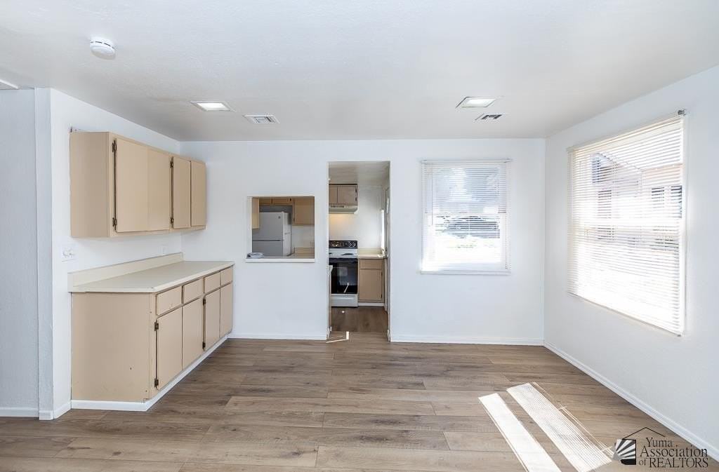 236 S 3rd Ave - Photo 4 of 11