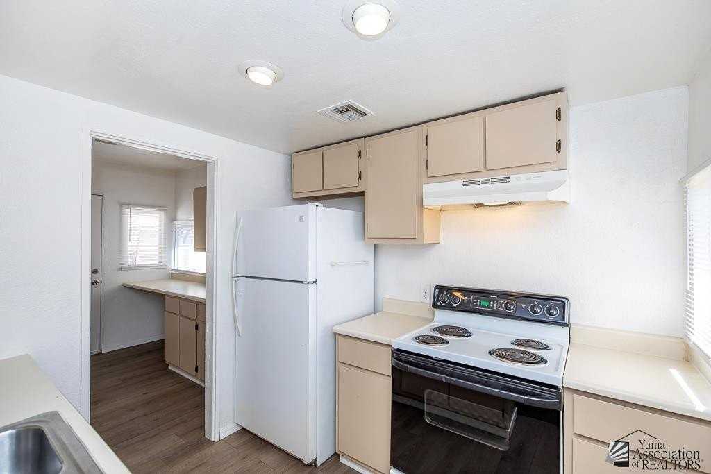 236 S 3rd Ave - Photo 6 of 11