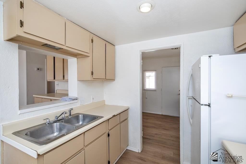 236 S 3rd Ave - Photo 7 of 11