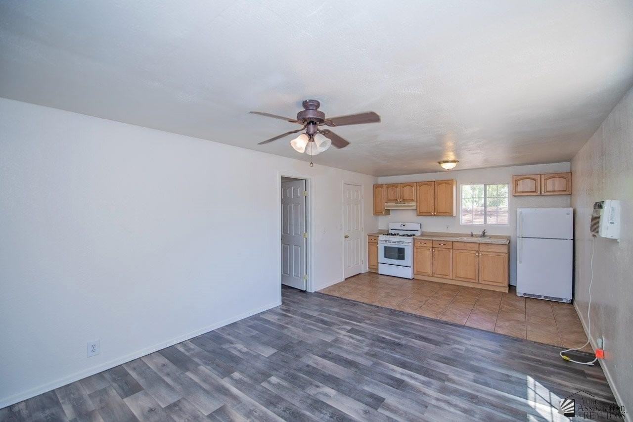 251 S 17th Ave #C - Photo 5 of 14