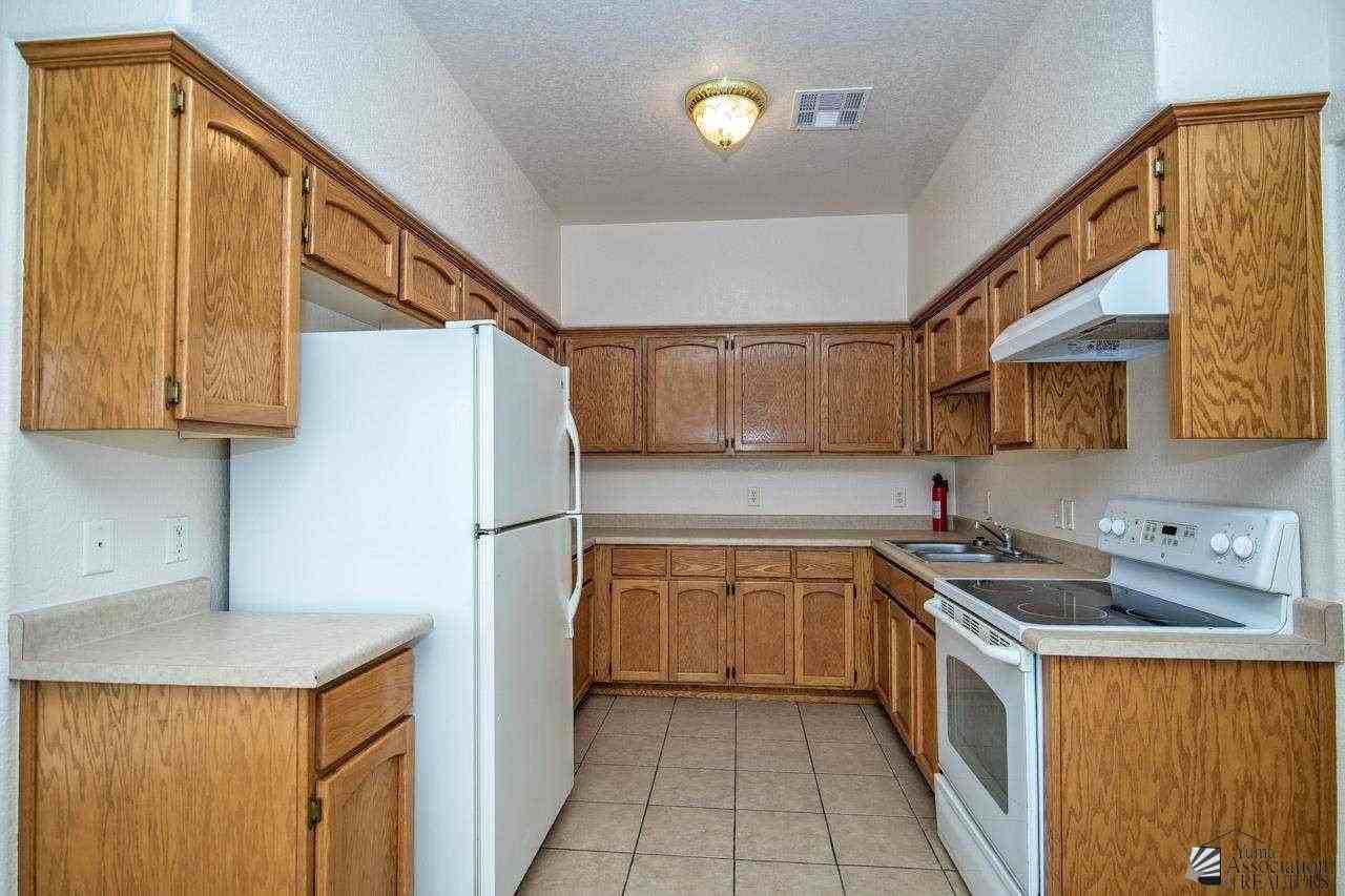 986 S 37th Ave #A - Photo 6 of 14