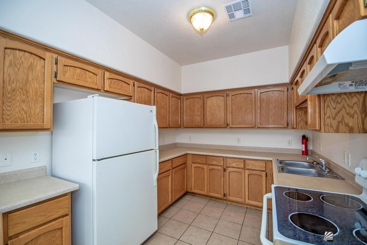986 S 37th Ave #A - Photo 7 of 14