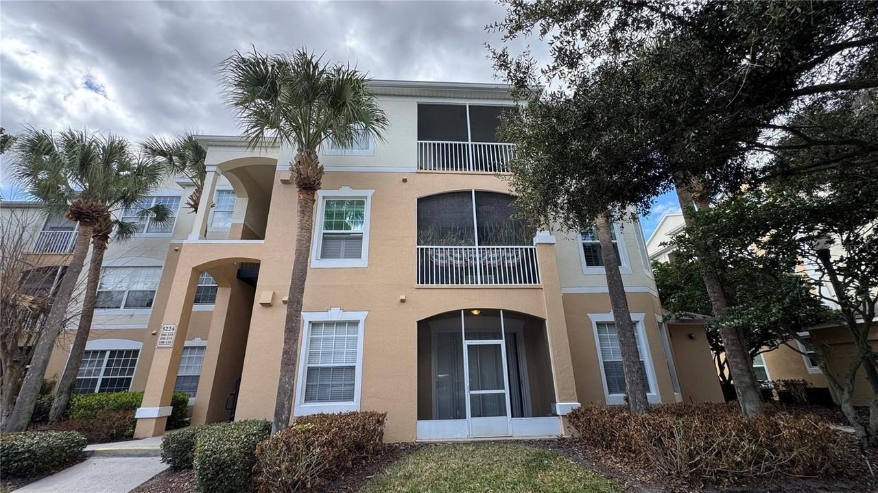 3224 Dante Dr #207