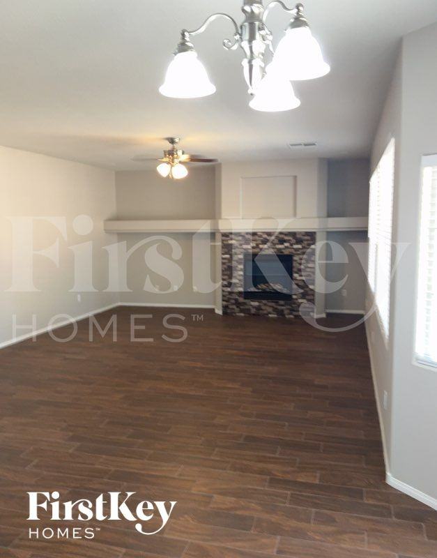 1104 E Hammer Ln - Photo 2 of 13