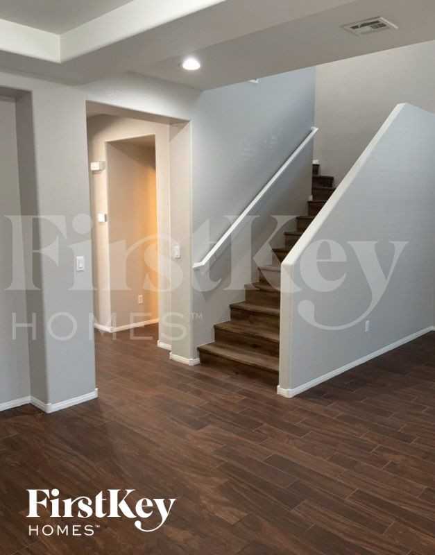 1104 E Hammer Ln - Photo 3 of 13