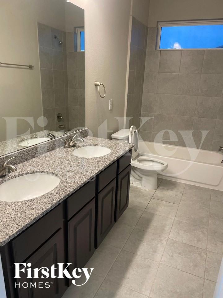 3219 Walden Breeze Ct - Photo 7 of 11