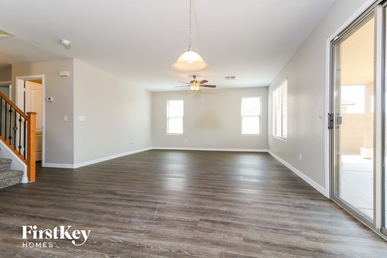25029 W Vista Norte St - Photo 5 of 15