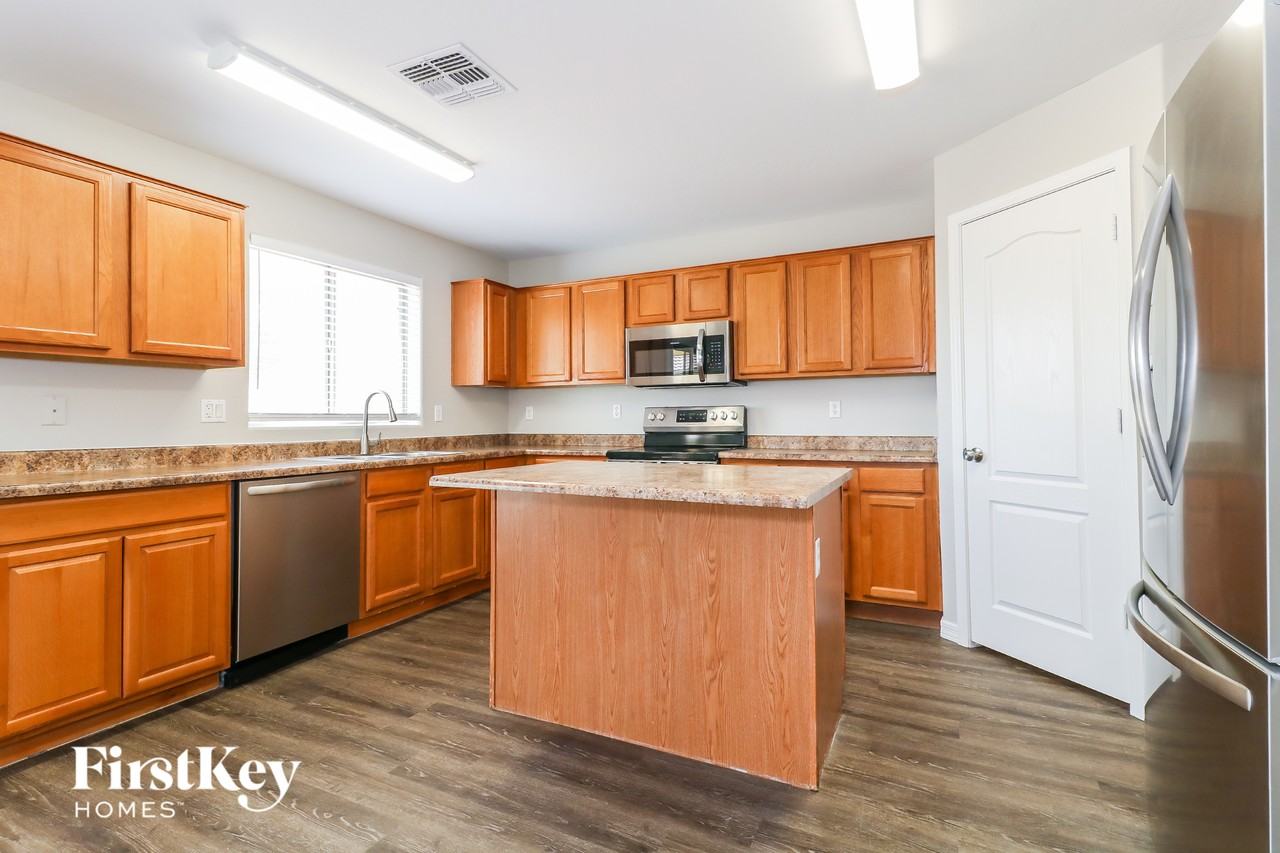 25029 W Vista Norte St - Photo 6 of 15