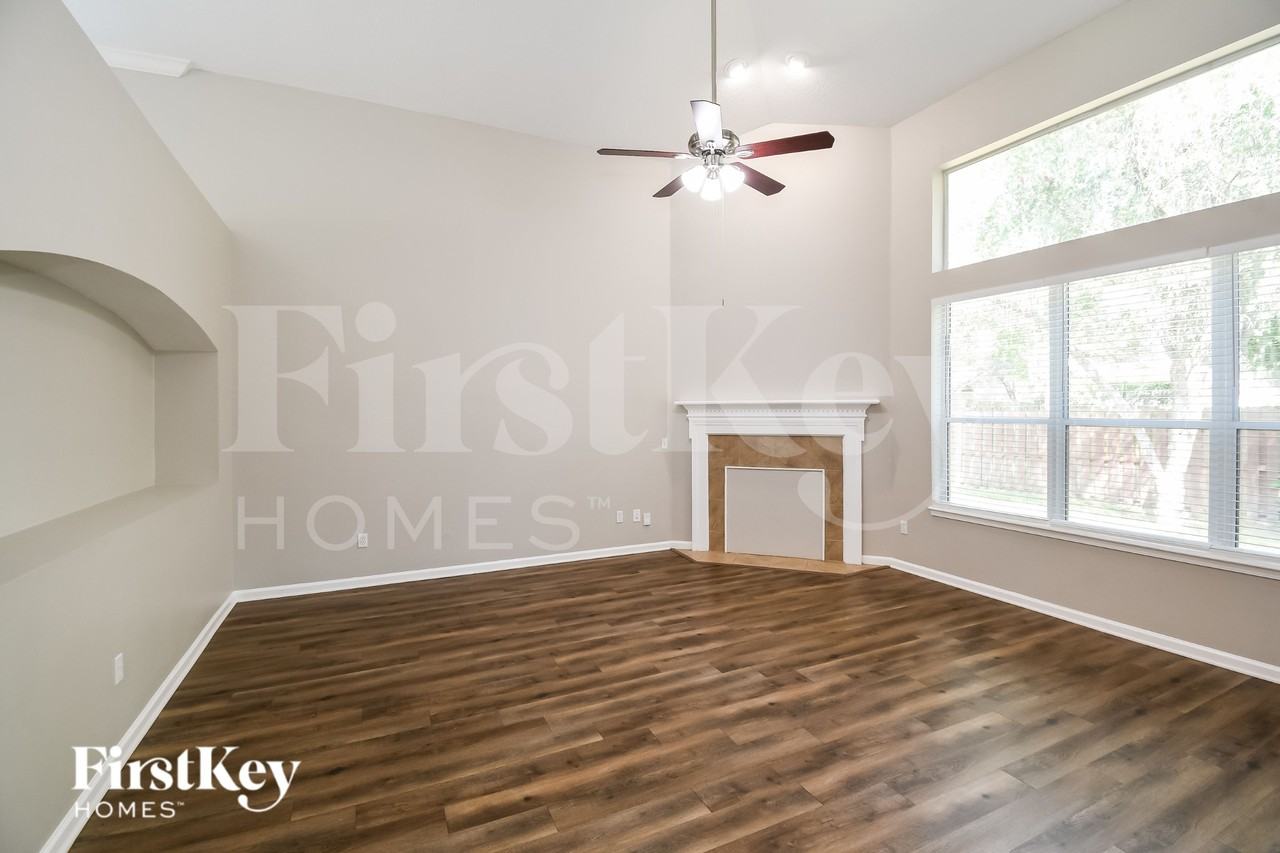 2593 Country Side Dr - Photo 2 of 17