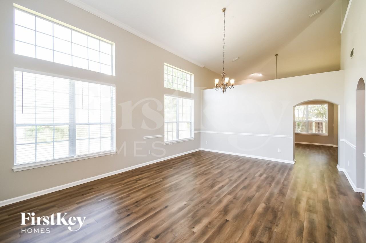2593 Country Side Dr - Photo 5 of 17